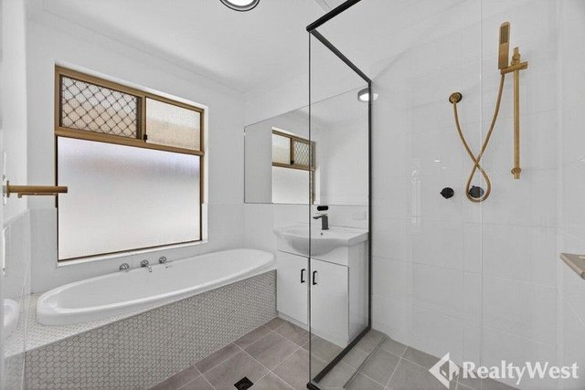 33/99 Stafford Road, WA 6107