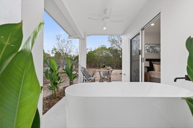 295 Ocean  Parade, QLD 4816