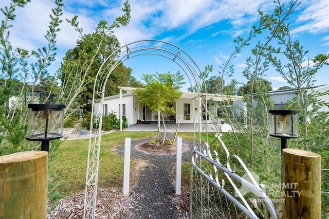 64 Lakeside Drive, WA 6220