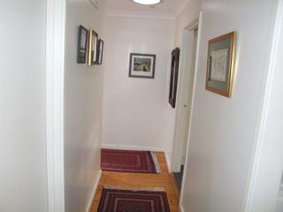 Hallway (2017-04-10)