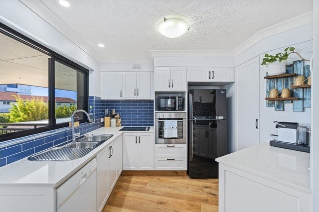 11/274 Marine Parade, QLD 4215
