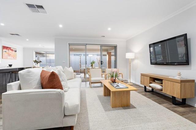 12 Friarbird Way, NSW 2640