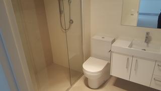 Bathroom (2017-08-14)