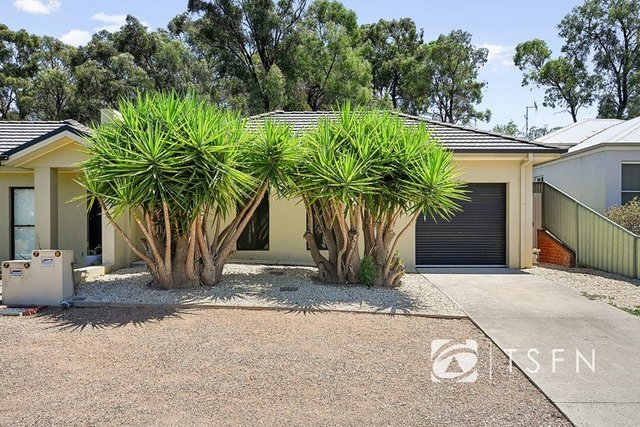 2/7 Cardogen Pl, VIC 3550