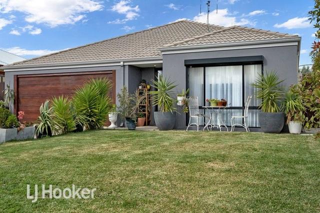 52 Blackwood Meander, WA 6035