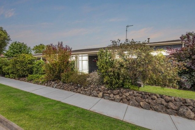 17 Moruya Drive, VIC 3216