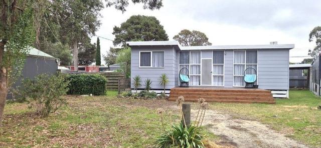 7 Sandra Court, VIC 3851