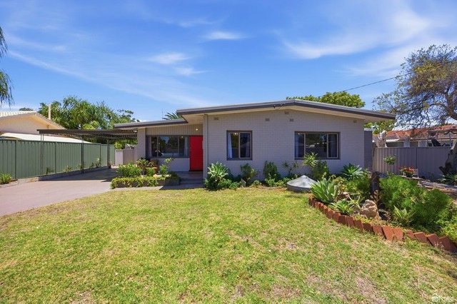 16 Amaroo Court, WA 6112