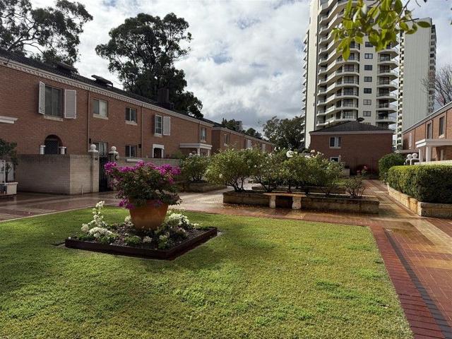 23/12 Wingfield Avenue, WA 6009
