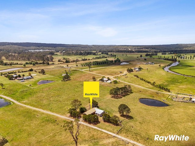 8 Glenduart Grove, NSW 2537