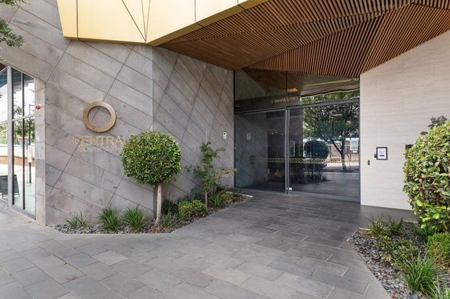 617/3 Yarra Street, VIC 3141