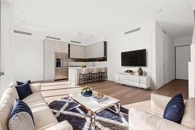 3/4A Sunlit Court, VIC 3188