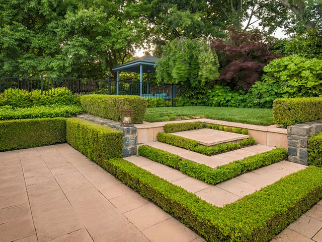 2 Hayes Crescent, ACT 2603