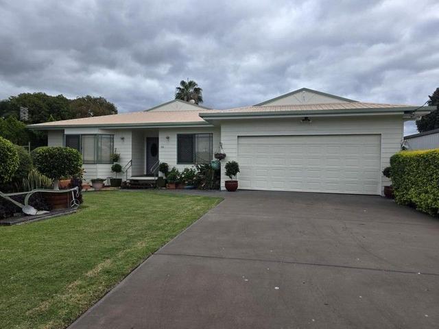 32 College Cres, QLD 4405