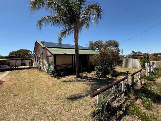 30 McLennan Street, WA 6383