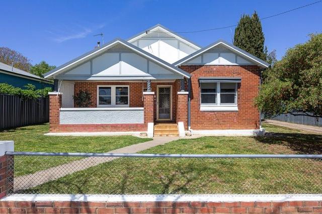 4 Athol Street, NSW 2650