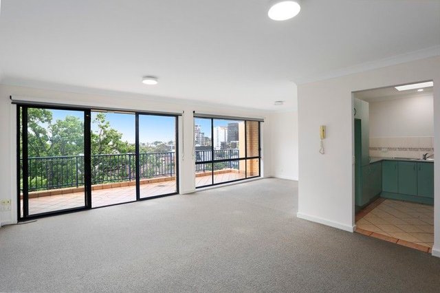 2/330 Crown St, NSW 2500