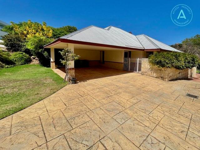 9 Strain Street, WA 6157