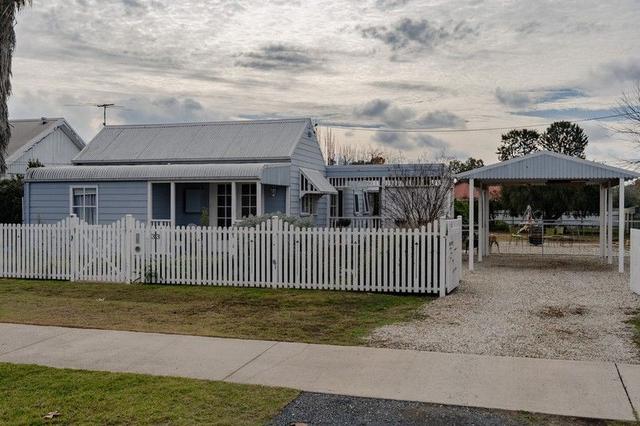 33 Victoria Street, NSW 2643
