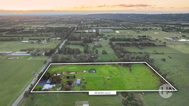 208 Eramosa Road West, VIC 3933