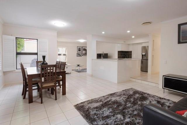 8881 Magnolia Drive East, QLD 4212