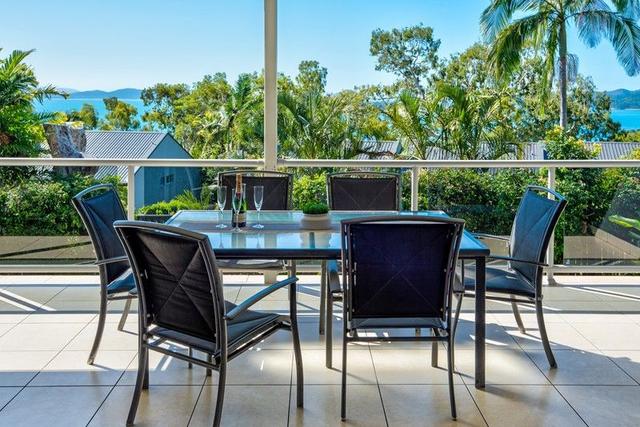 Bluewater Views 2/2 Banksia Court, QLD 4803