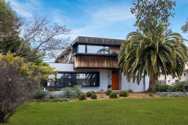 5 Mackenzie Street, ACT 2602