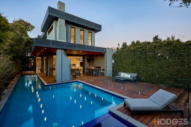 12 Red Bluff Street, VIC 3193