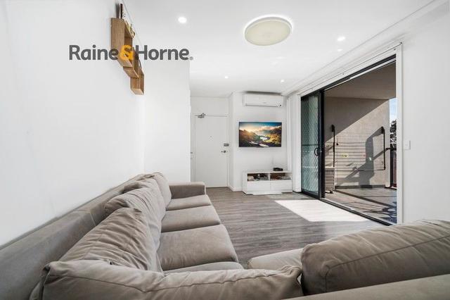 6/128 Moore Street, NSW 2170
