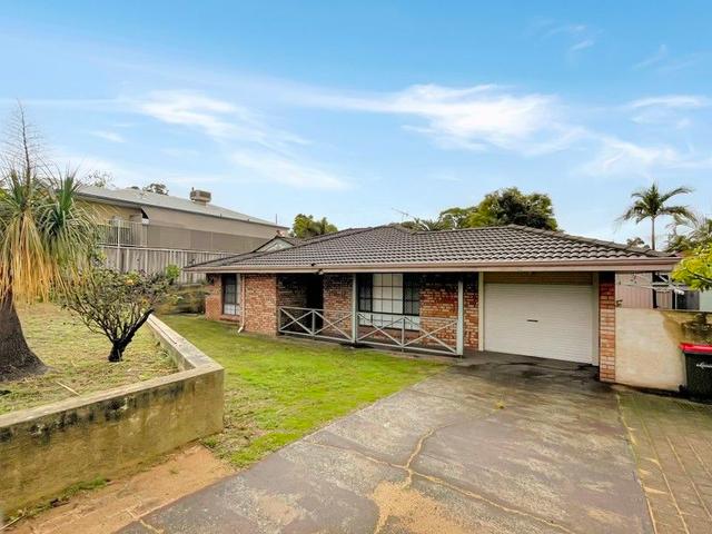 4 Moysey Ct, WA 6167