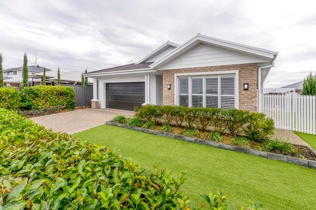 44 Azure Avenue, NSW 2830