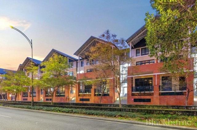 2/388 Roberts Road, WA 6008