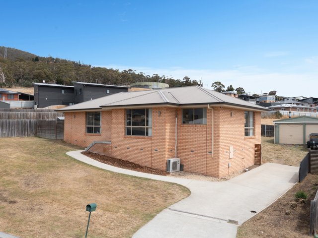 9 Leila Street, TAS 7140