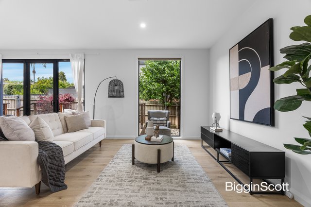 2/7 Walter Street, VIC 3150