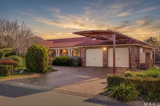 18 Feathertop Street, ACT 2913