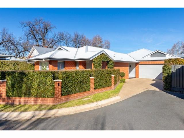 5 Fernhurst Court, NSW 2640