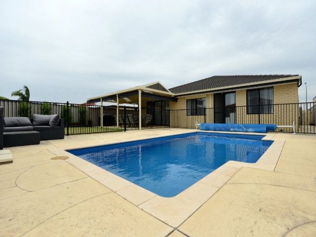 9 Garganey Pass, WA 6063