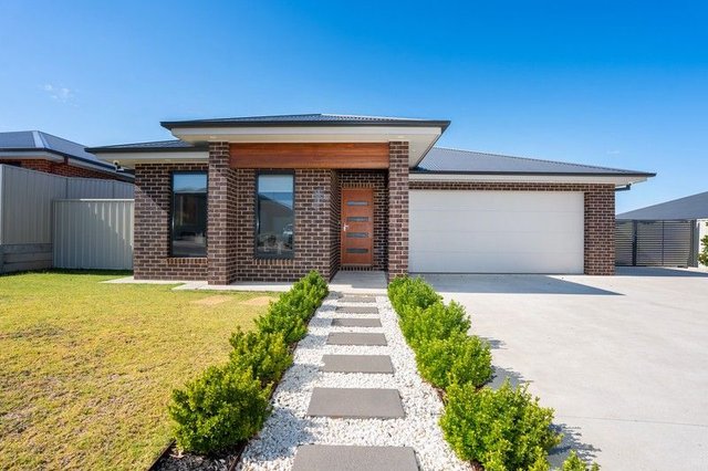 18 Drover Place, NSW 2640