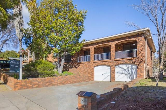 10 McCoullough Drive, NSW 2650