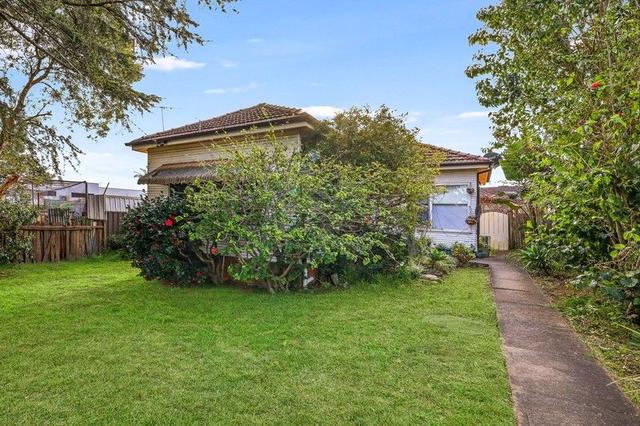 4 Pineview Avenue, NSW 2196