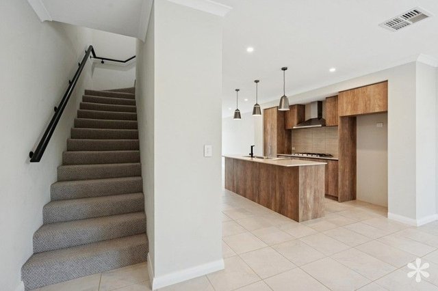 33 Paddock Parade, WA 6164