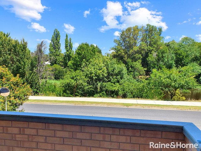 13/4 Mowatt Street, NSW 2620