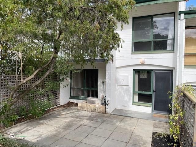 13 Myrtle Avenue, WA 6020