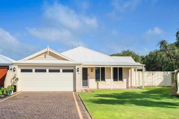 2 Beachfields Drive, WA 6280