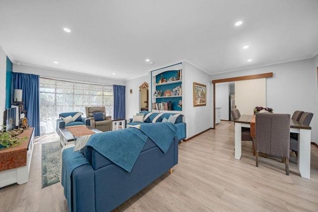 2 Blackbutt Drive, WA 6024