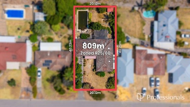 4 Carleton Crescent, WA 6058