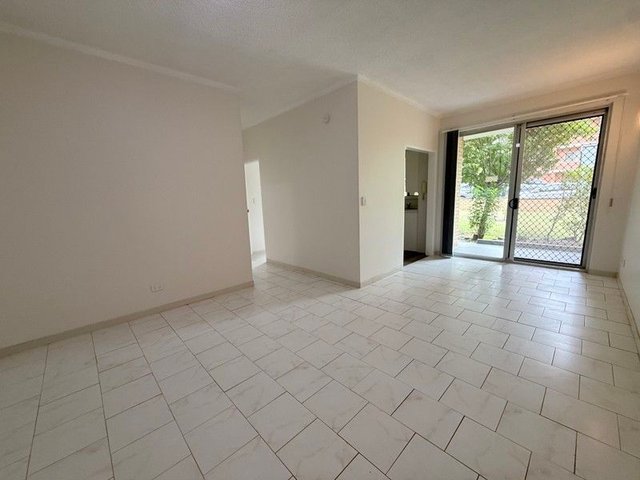 2/33-37 Warialda Street, NSW 2217