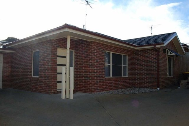 2/4 Morris Street, VIC 3216