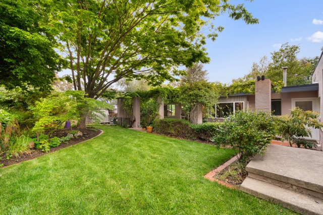 10 Booth Crescent, ACT 2614