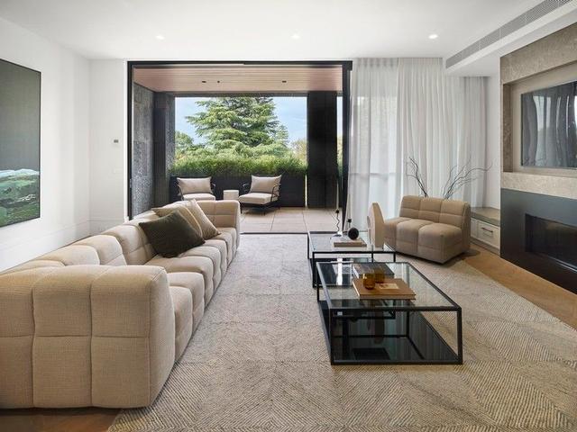 203/380 Albert Street, VIC 3002